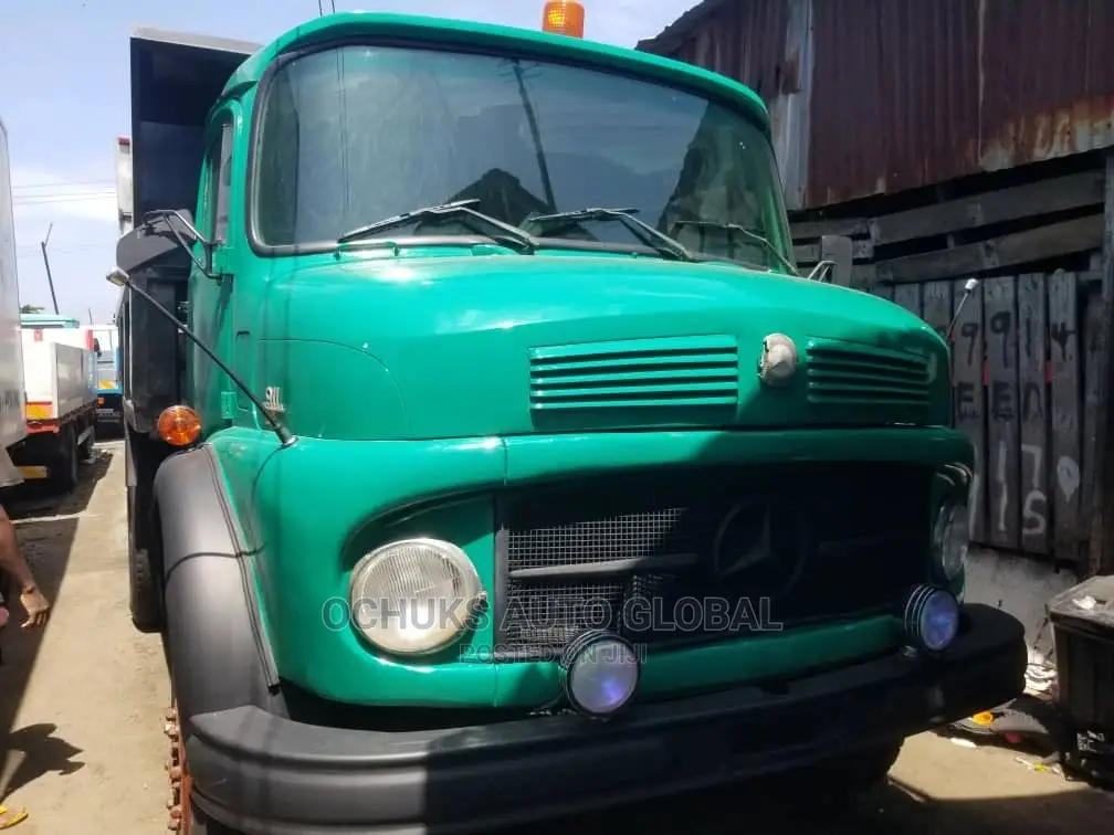 M/Benz Tipper Front and Back Auxiliary 911 Model 8bolits