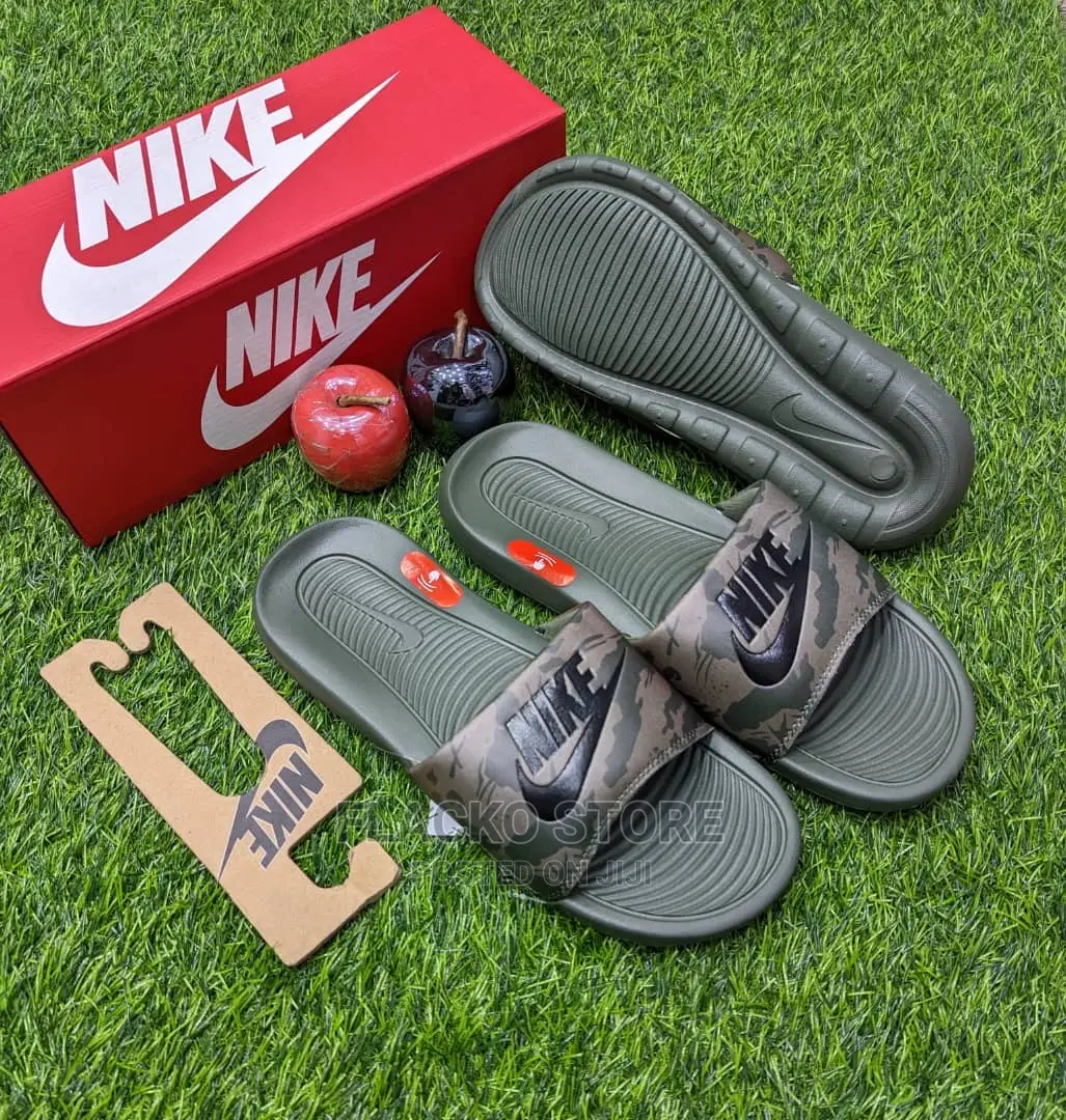 Original Nike Victori One Camo Slides