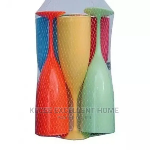 Special Plastic Wine Cups - 6 Piece Set