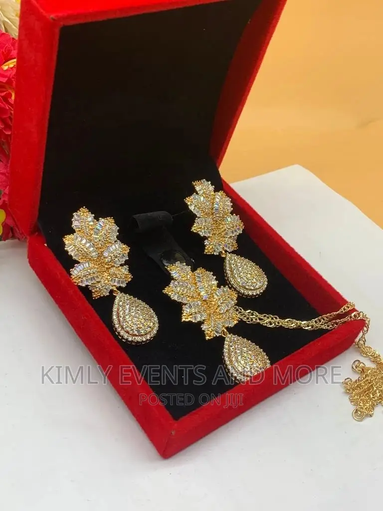 Original Zaconia Jewelry Set With Chain