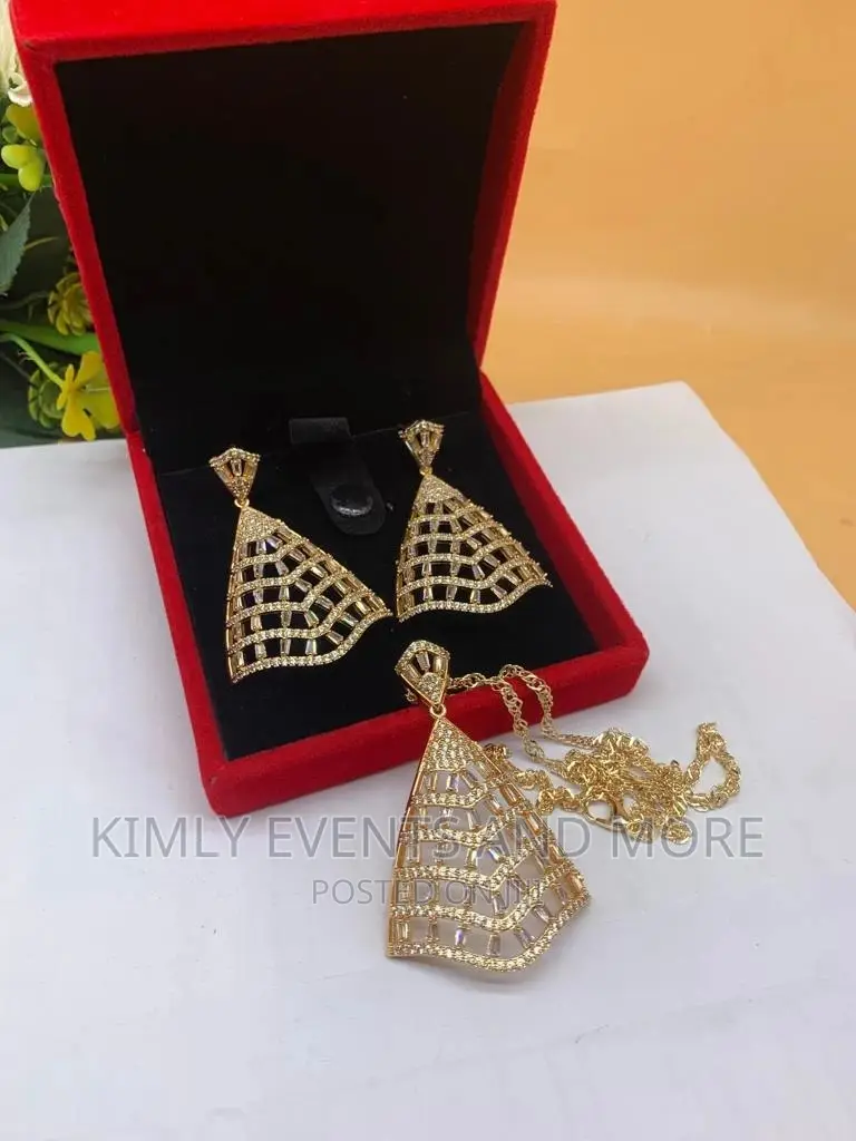 Original Zaconia Jewelry Set With Chain