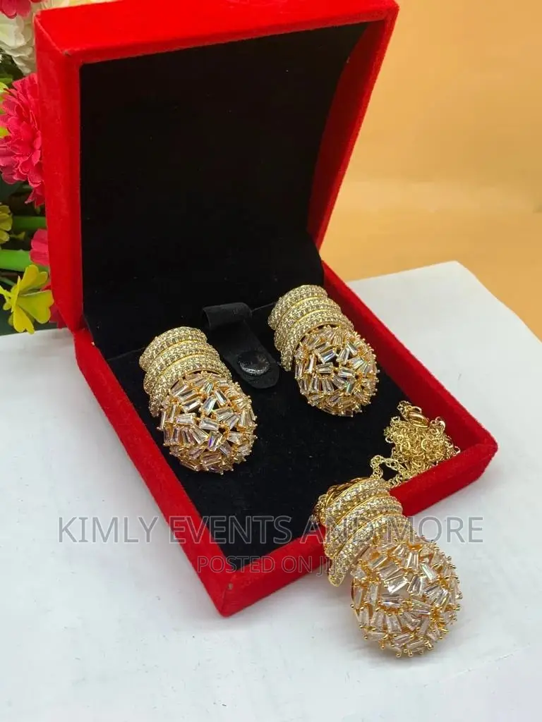 Original Zaconia Jewelry Set With Chain