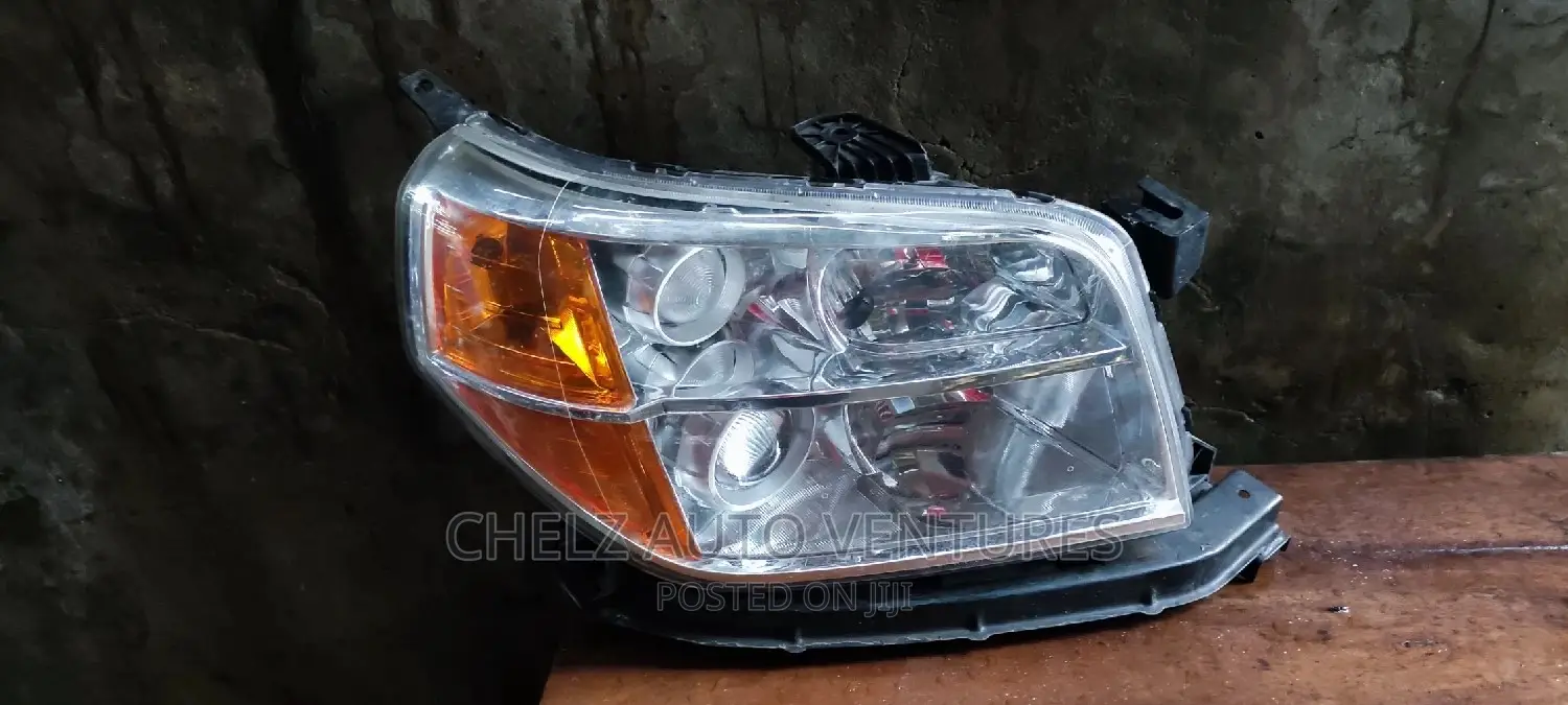 Headlamps for Honda Pilot 06 Model
