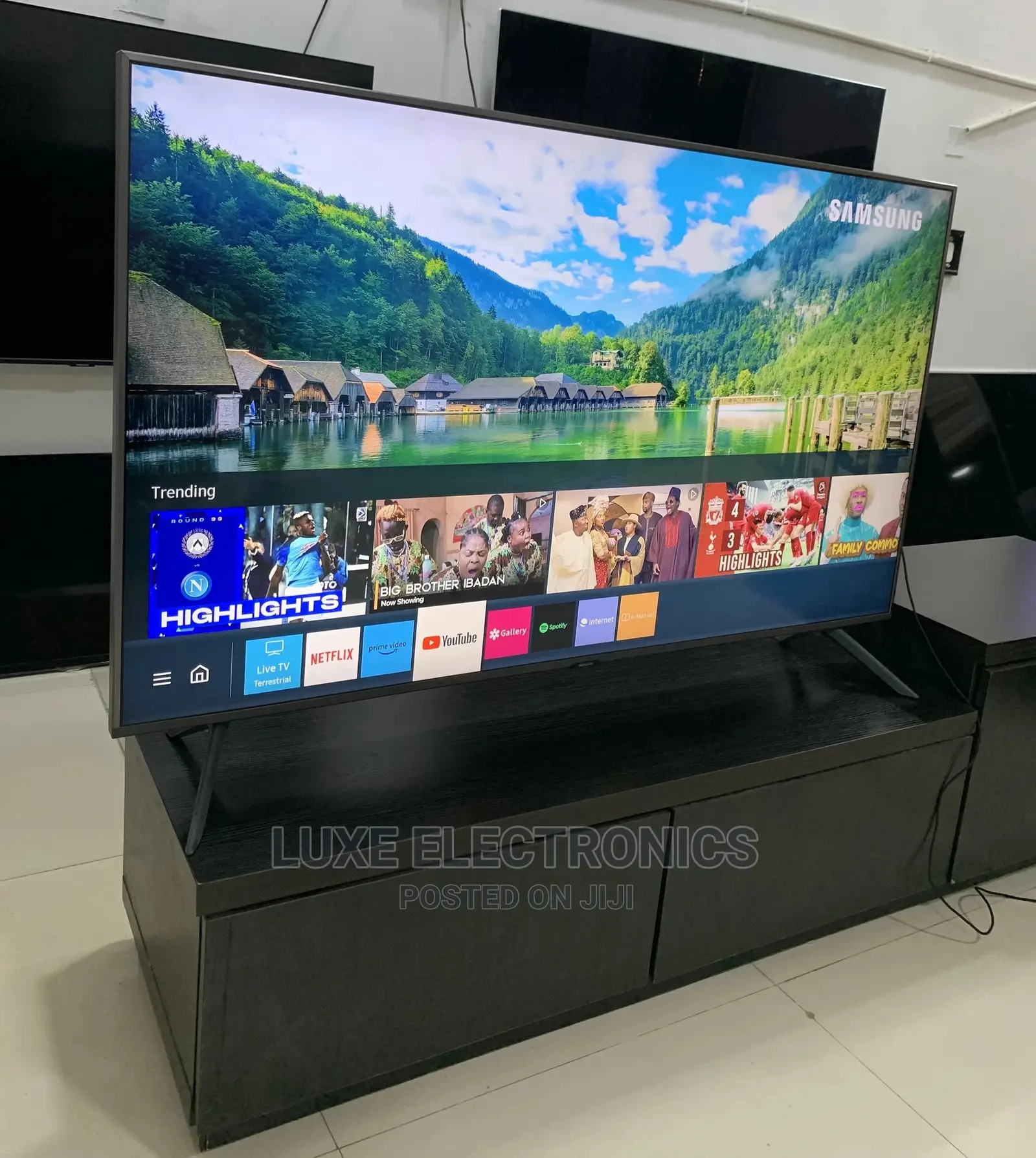 50 Inch Samsung Crystal Uhd HDR Smart Tv 2020/2021 Model