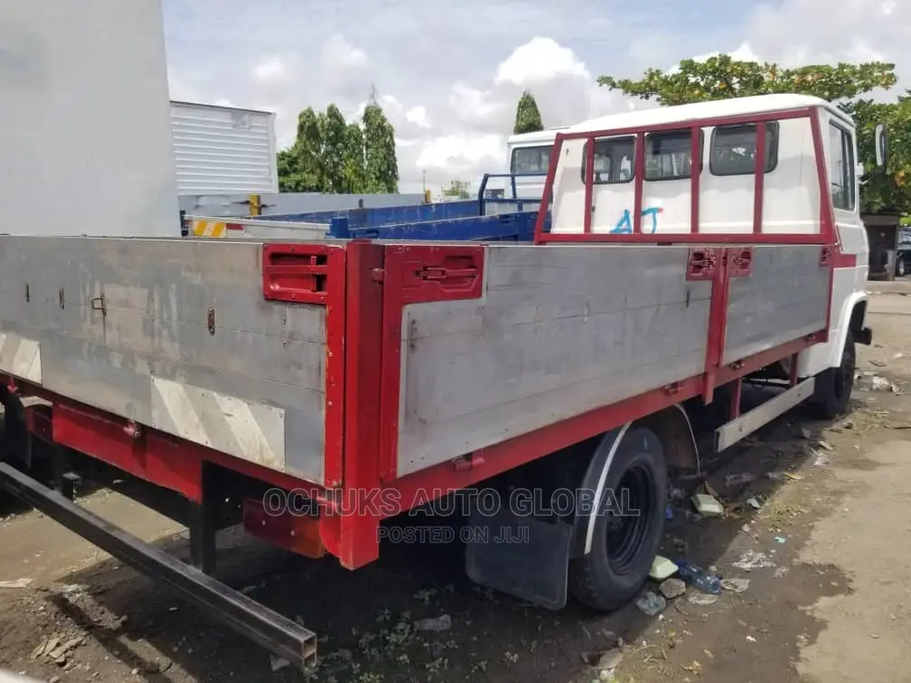 M/Benz 608 Pick Up Van With Big Axial Helper Spring
