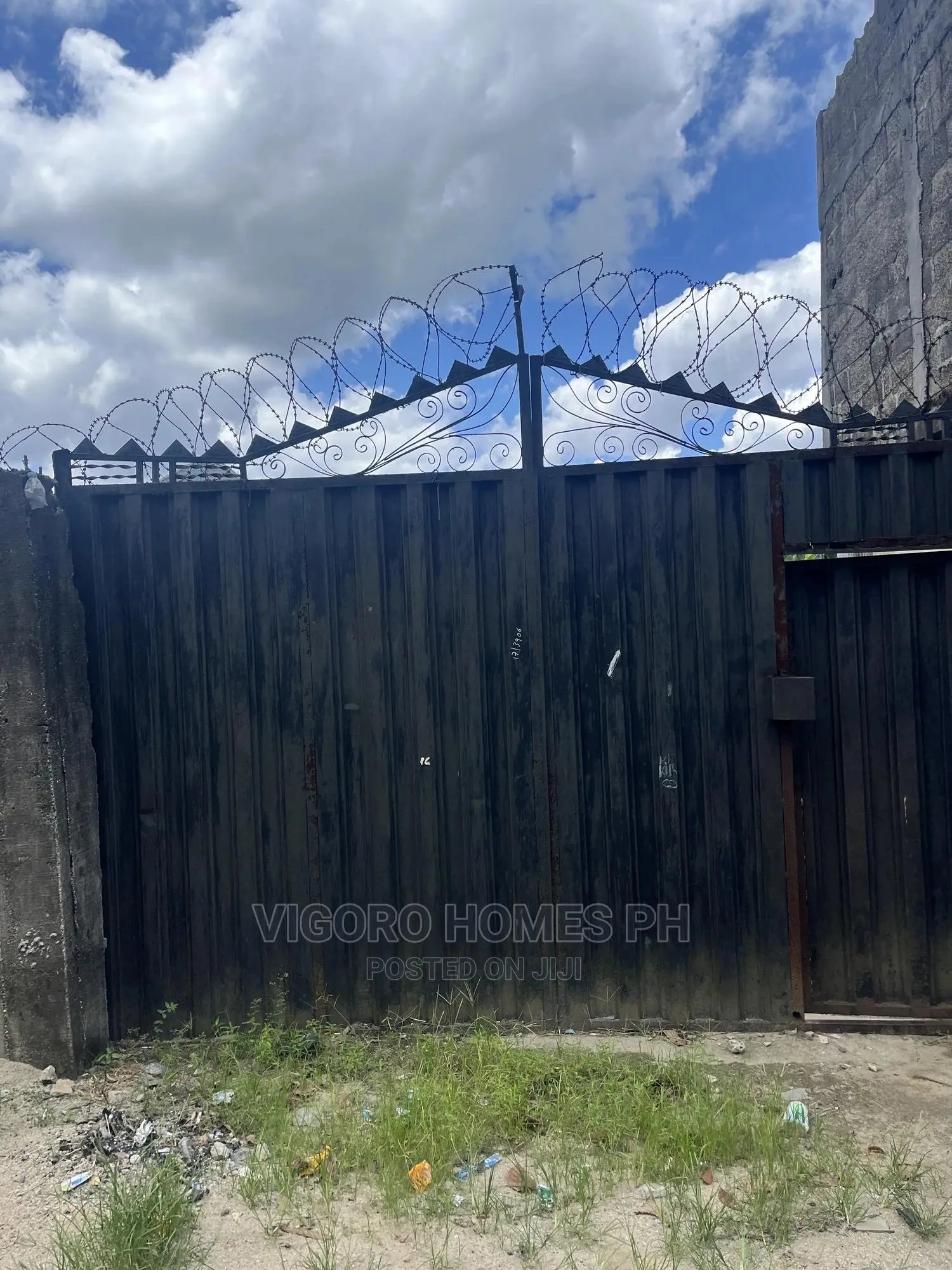 Furnished 2bdrm Block of Flats in Port-Harcourt for sale