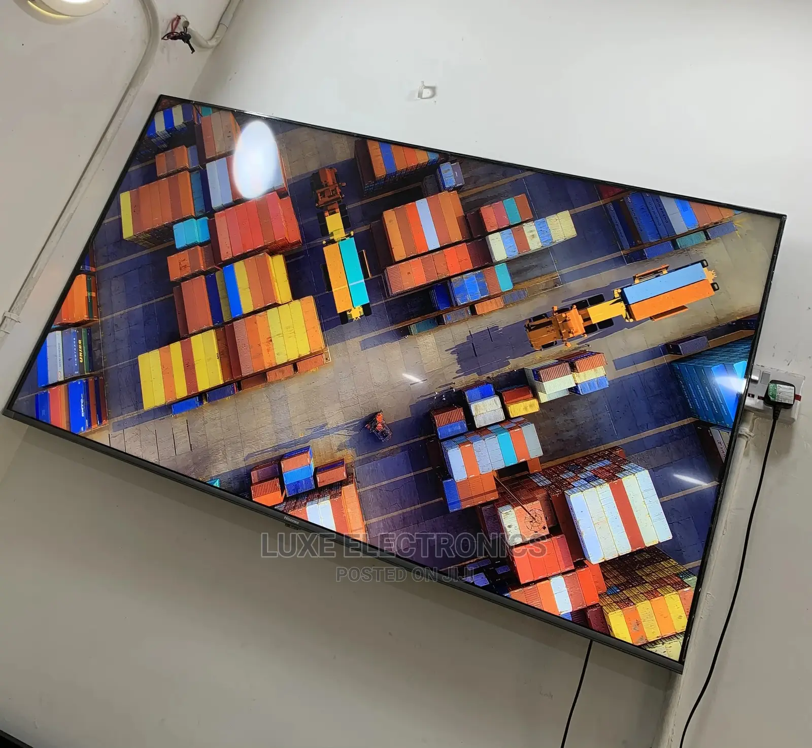 65 Inch Made In Europe Hisense Qled Uhd HDR Smart Tv