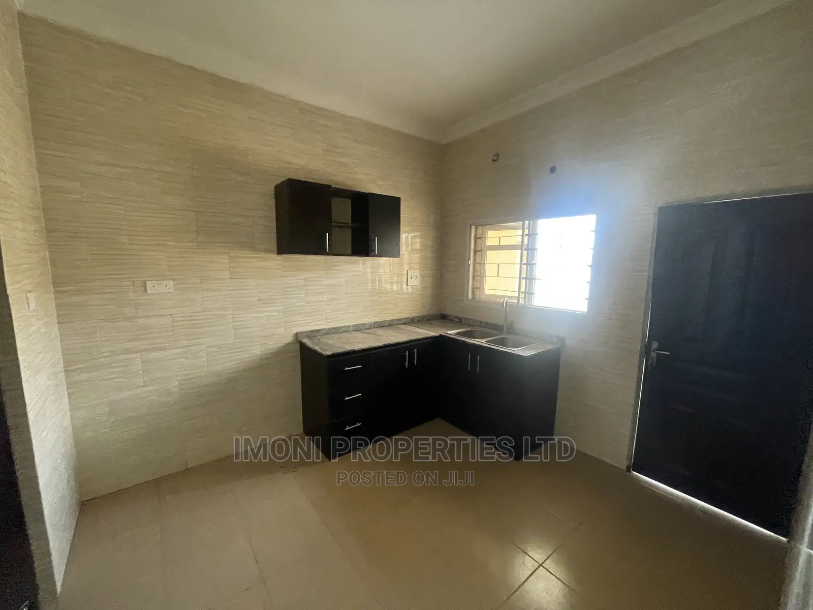 3bdrm Block of Flats in Fo1, Kubwa for rent