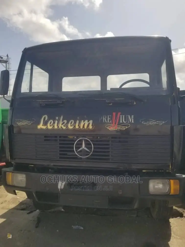 M/Benz Truck Container Body 1117 Model 8bolits 6tyers