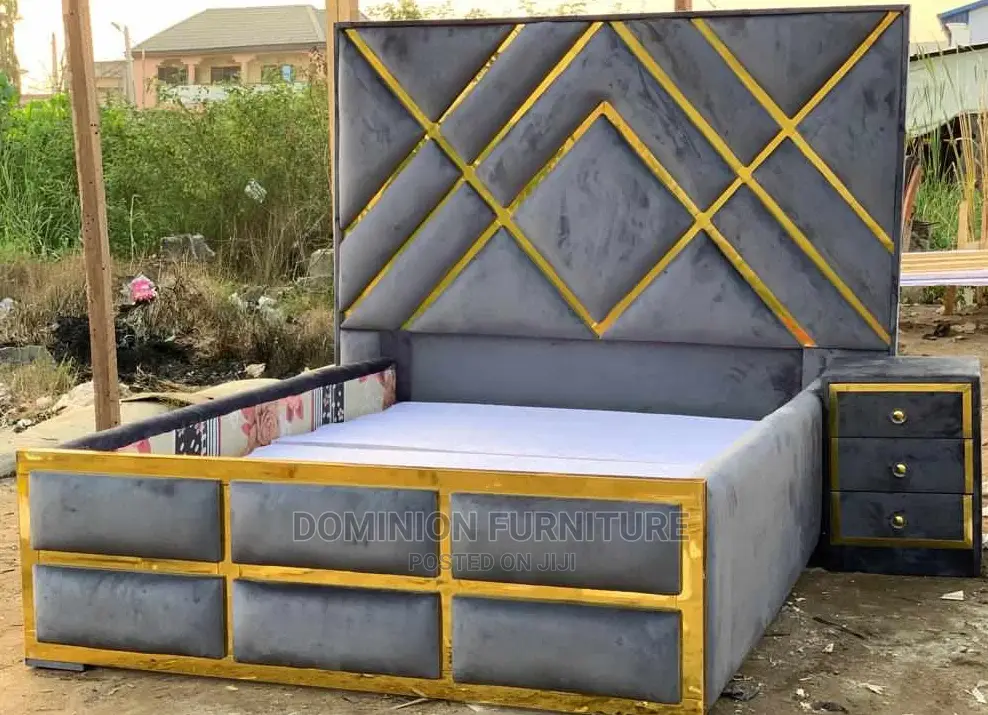 Luxury 4.5x6ft High Back Rest Fabric Padded Bedframe.