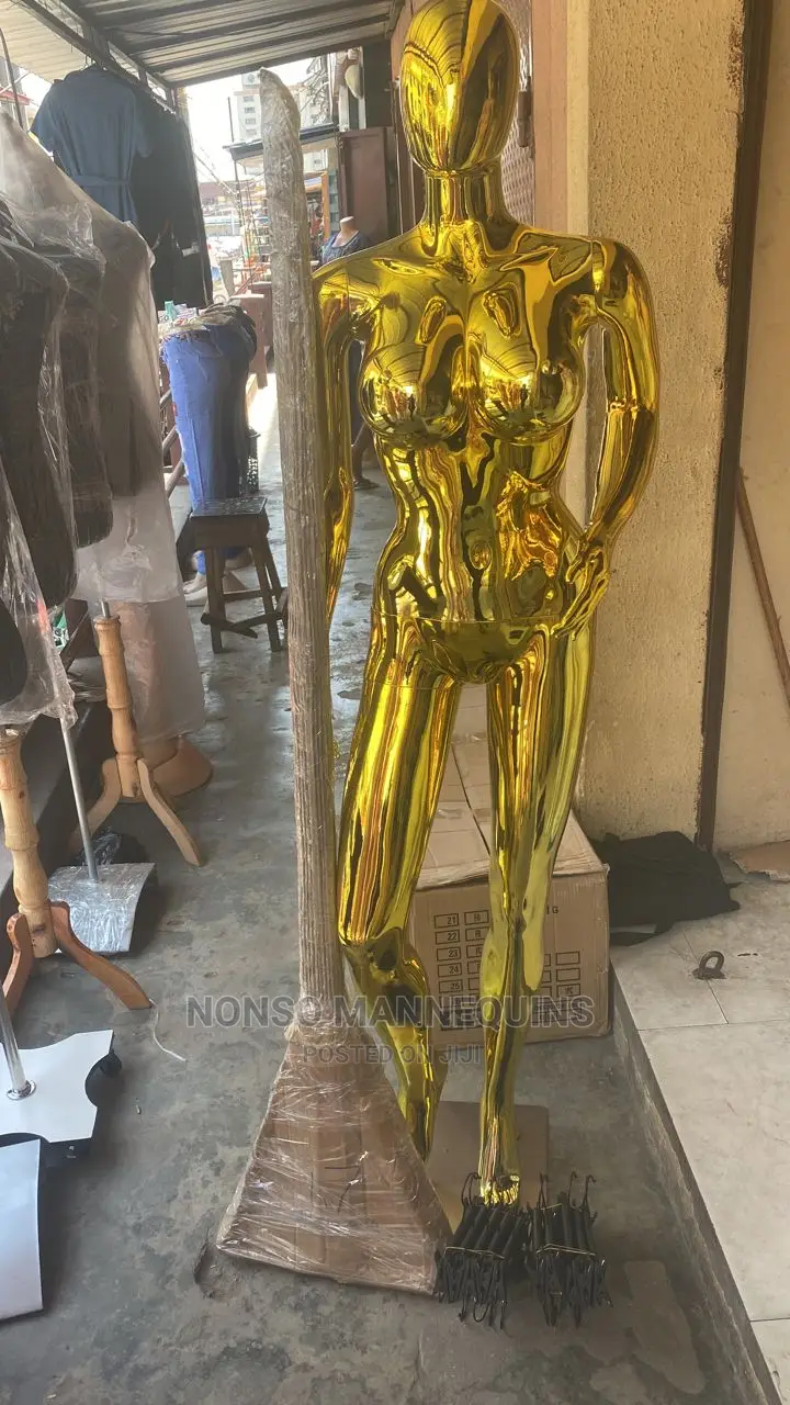 Faceless Big Boobs Size 12 Gold Chrome Female Mannequin