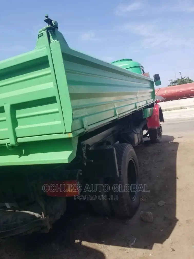 M/Benz Tipper 911 With Foreign Bucket