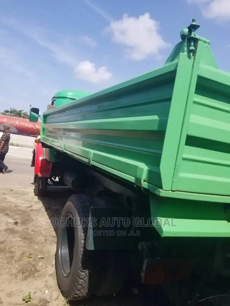 M/Benz Tipper 911 With Foreign Bucket