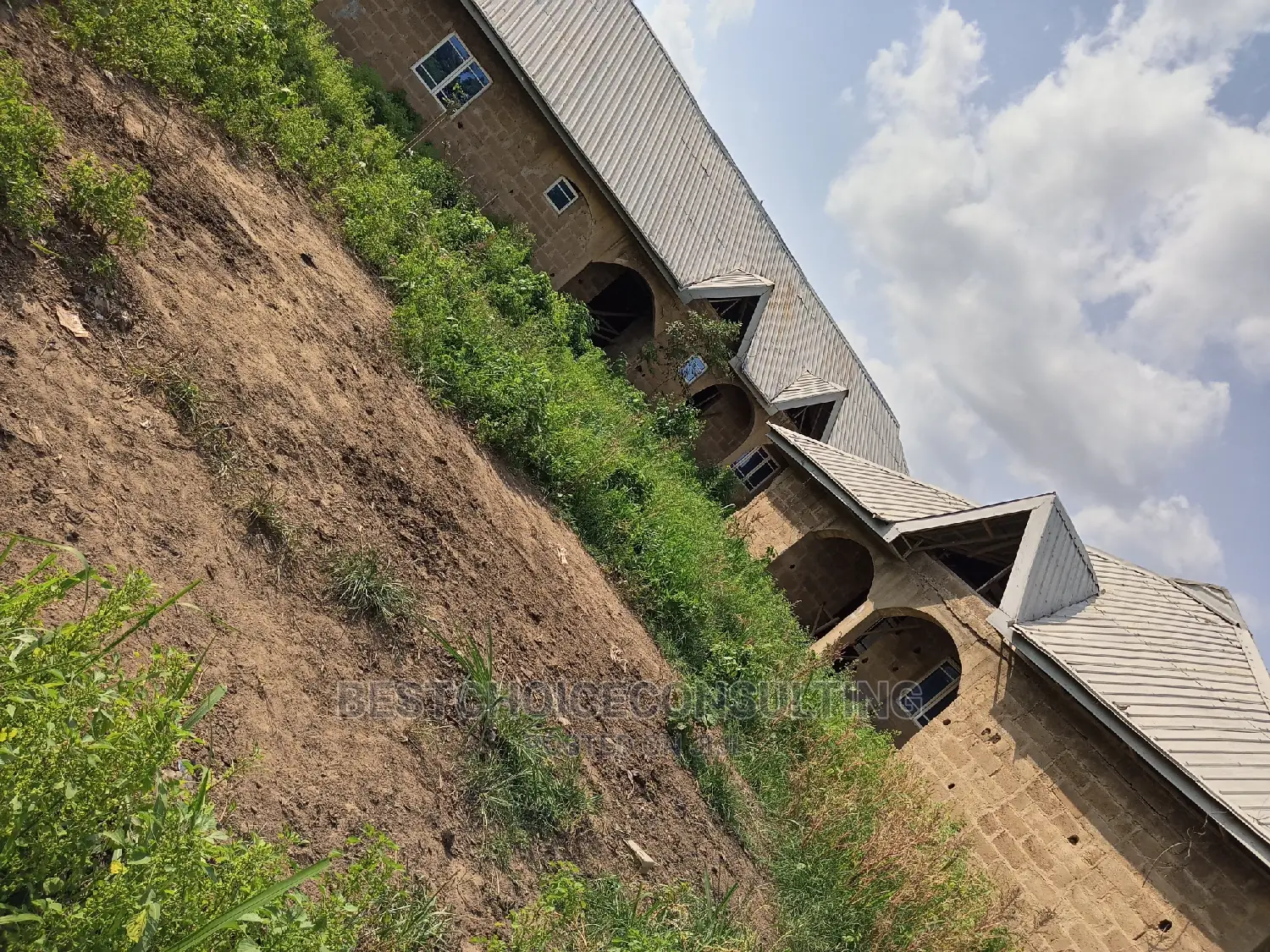 850sqm Land With Detached 2 Bungalows of 3bedroom Twin Flat