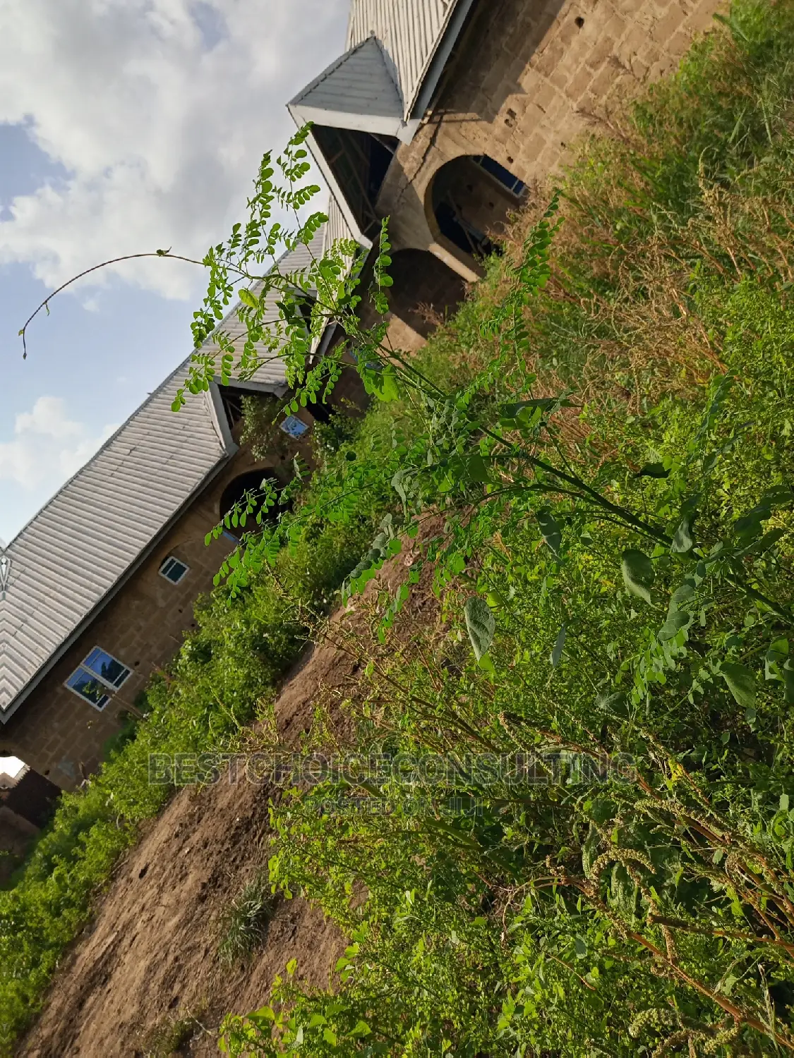 850sqm Land With Detached 2 Bungalows of 3bedroom Twin Flat