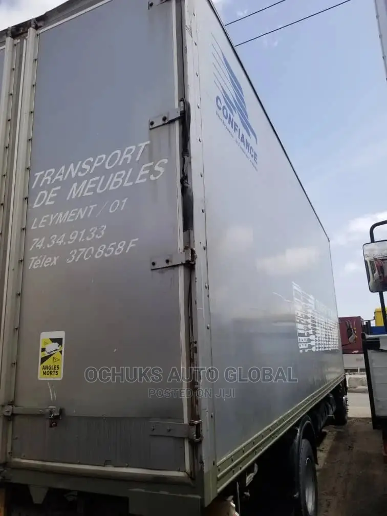 M/Benz Truck 1324 Double Cabin Container Body