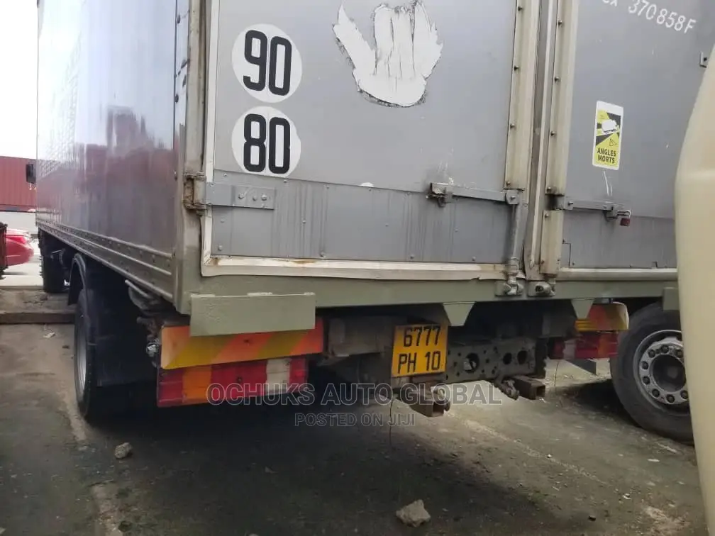 M/Benz Truck 1324 Double Cabin Container Body