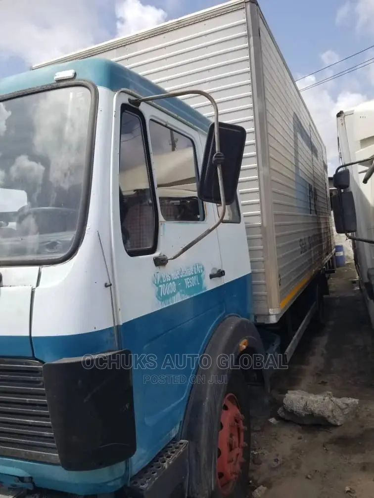 M/Benz Truck 1617 Model Container Body