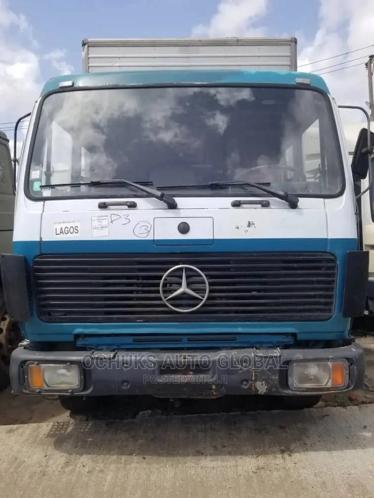 M/Benz Truck 1617 Model Container Body