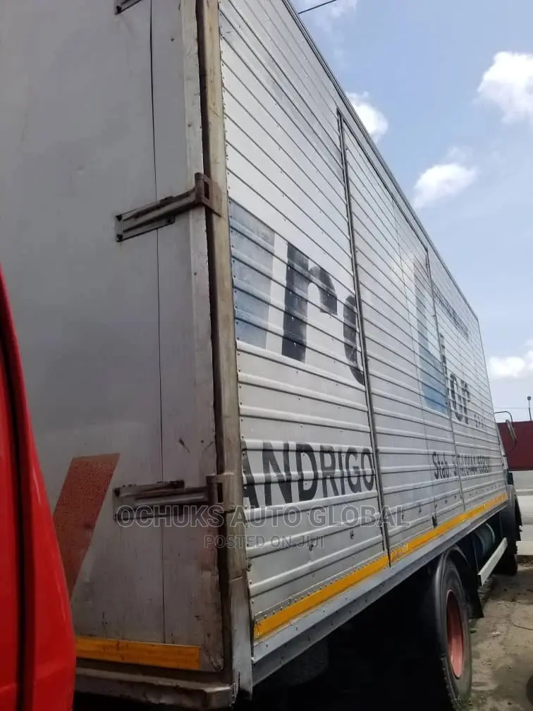 M/Benz Truck 1617 Model Container Body