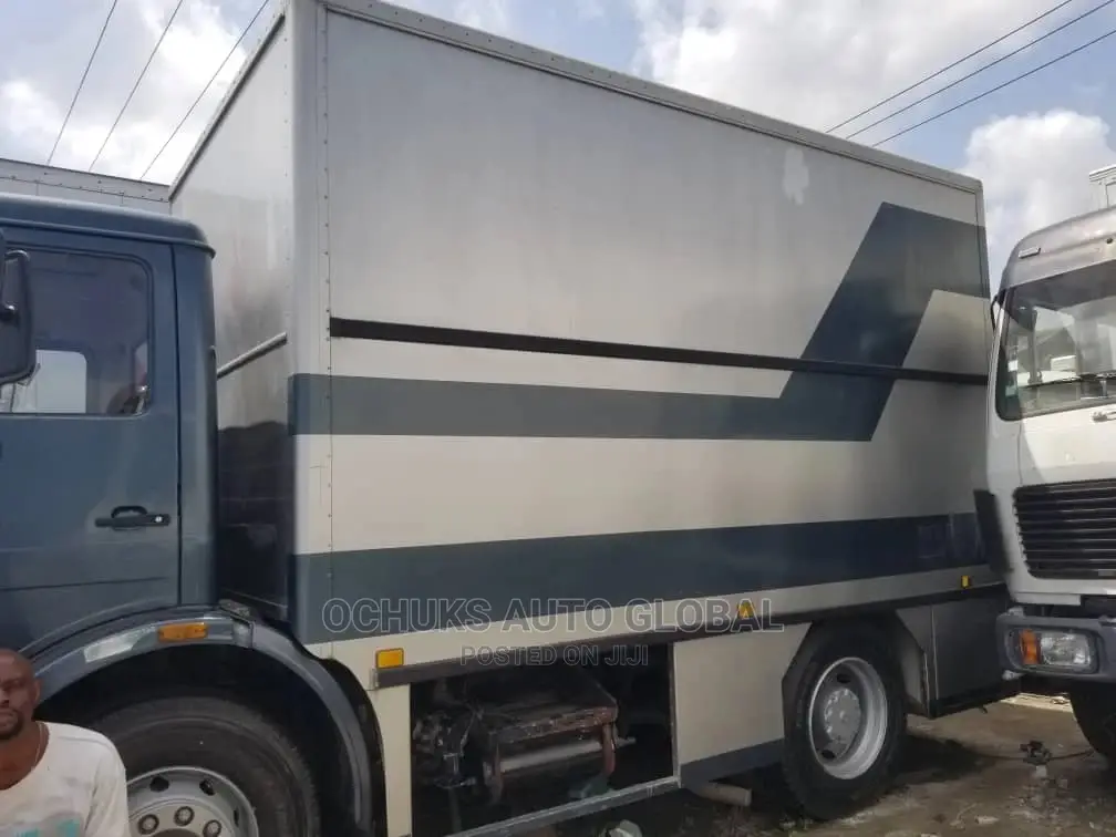 M/Benz Truck Container Body 1419 Model