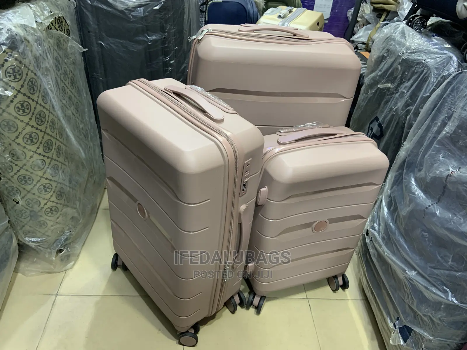 Plastic Unbreakable Plastic Traveling Luggage