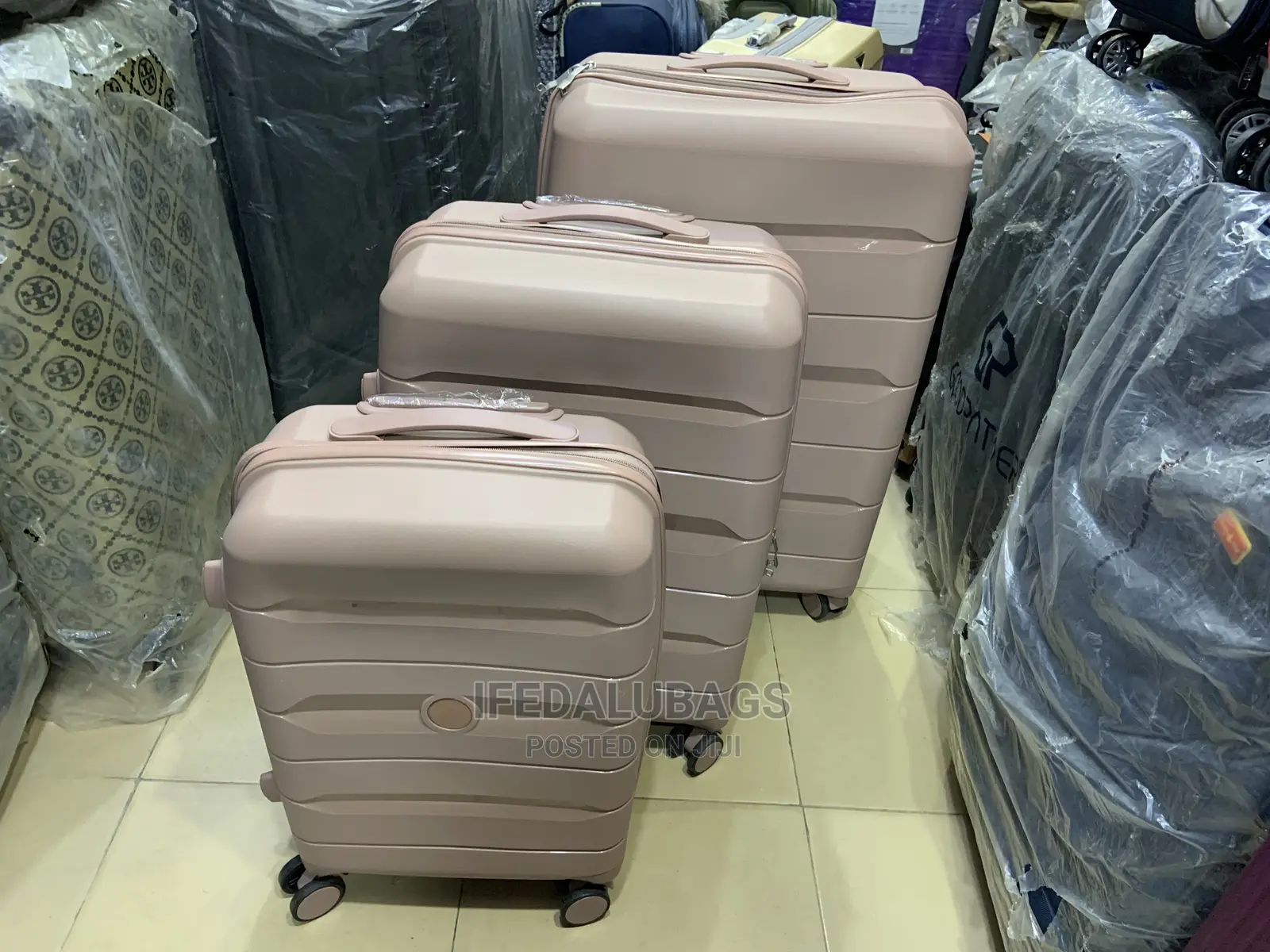 Plastic Unbreakable Plastic Traveling Luggage