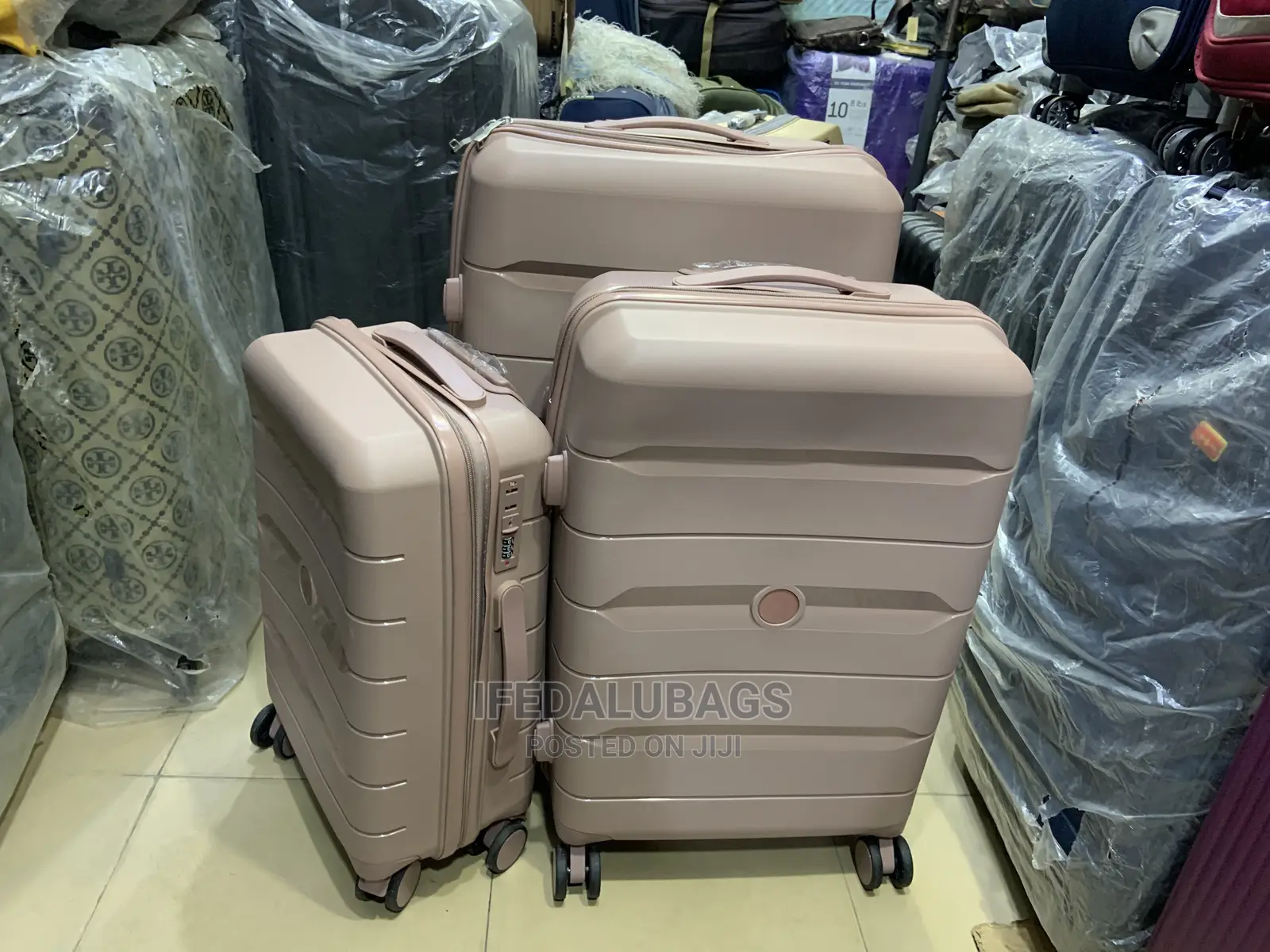 Plastic Unbreakable Plastic Traveling Luggage
