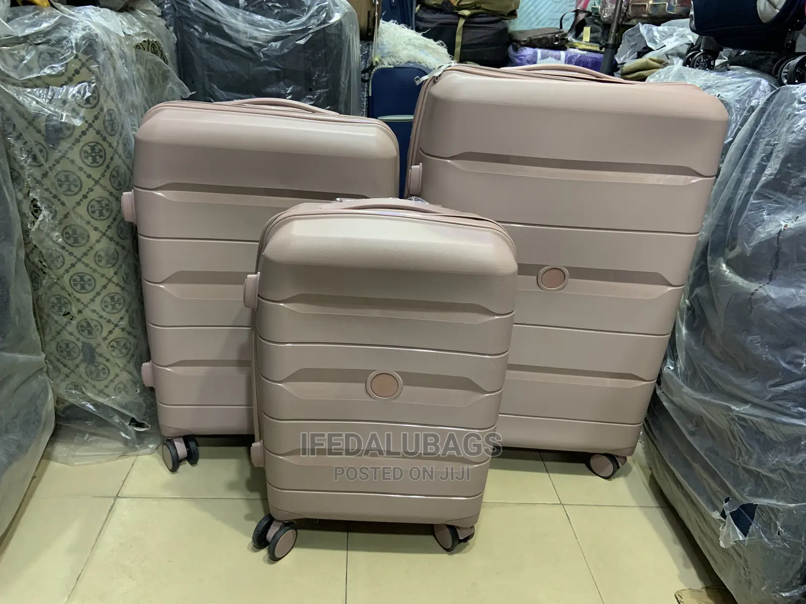 Plastic Unbreakable Plastic Traveling Luggage