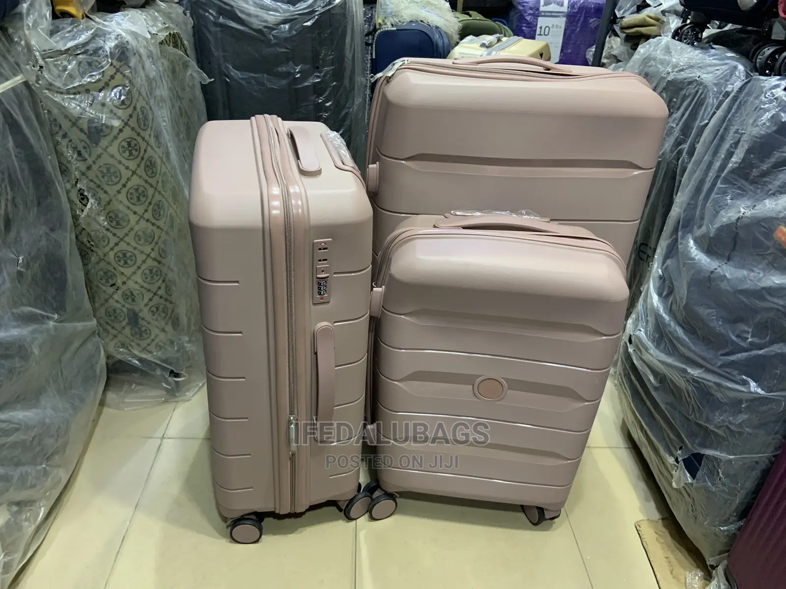 Plastic Unbreakable Plastic Traveling Luggage