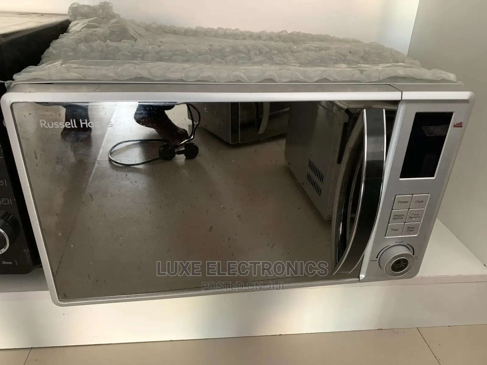 30 Liter Russell Hobbs Microwave