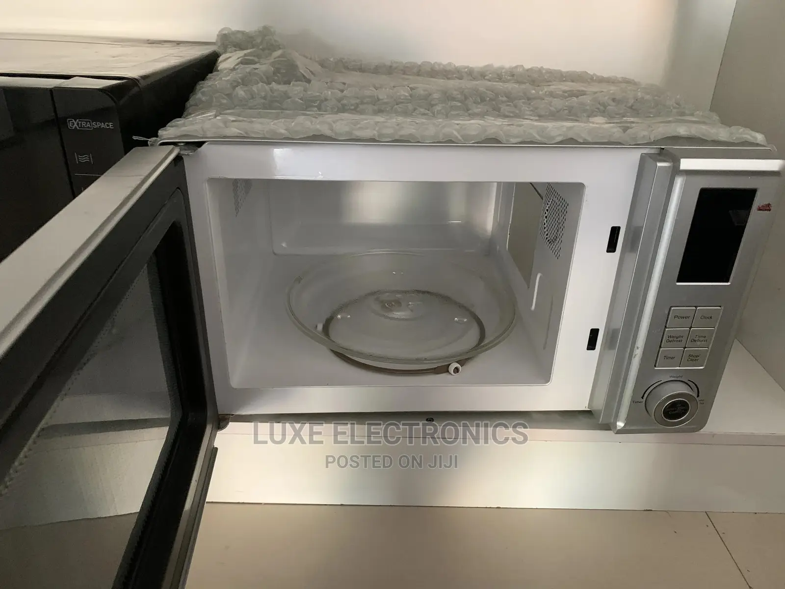 30 Liter Russell Hobbs Microwave