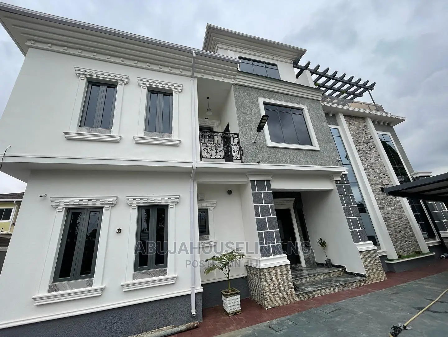 Furnished 6bdrm Duplex in Gwarinpa for sale