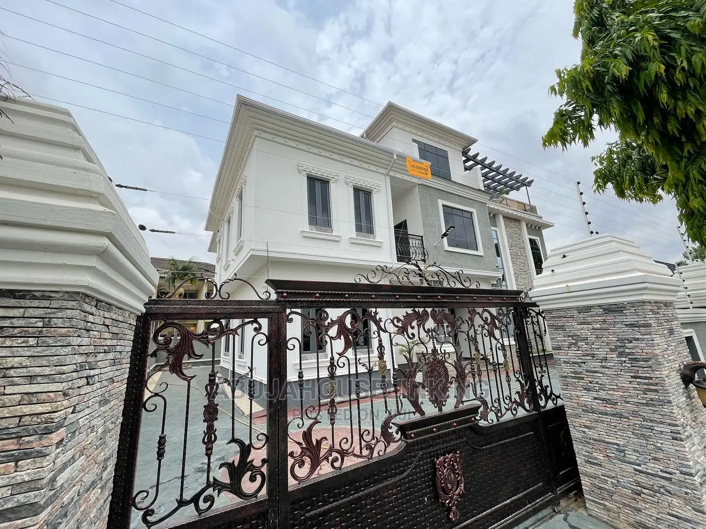 Furnished 6bdrm Duplex in Gwarinpa for sale