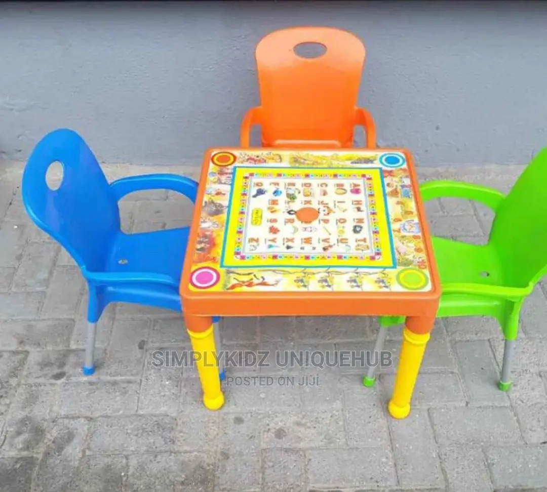 A Table and a Chair for Your Adorable (1set)