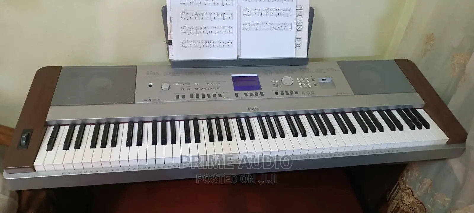 Yamaha DGX640 Portable Grand Piano