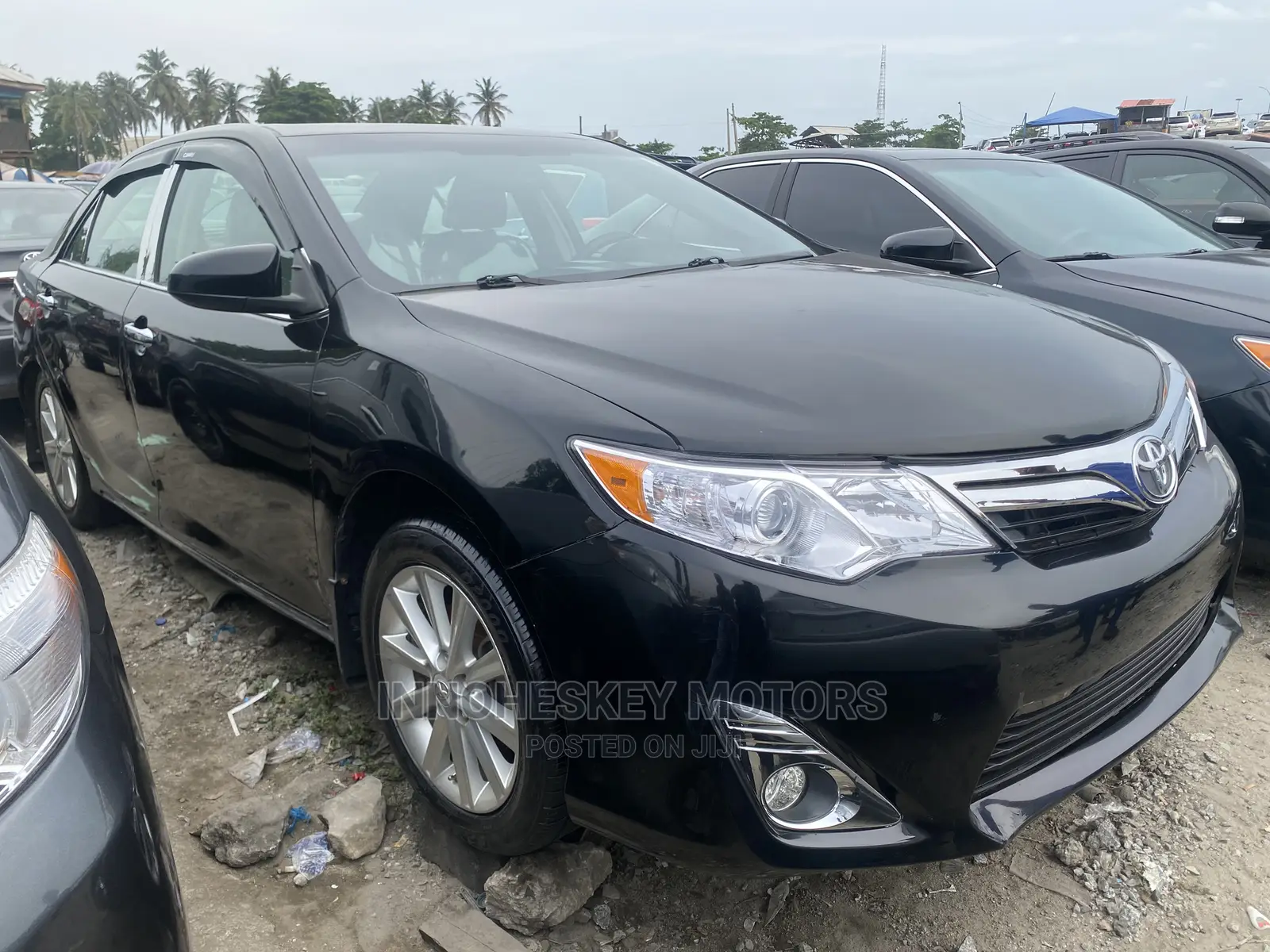 Toyota Camry XLE V6 4dr Sedan (3.5L 6cyl 6A) 2013 Black