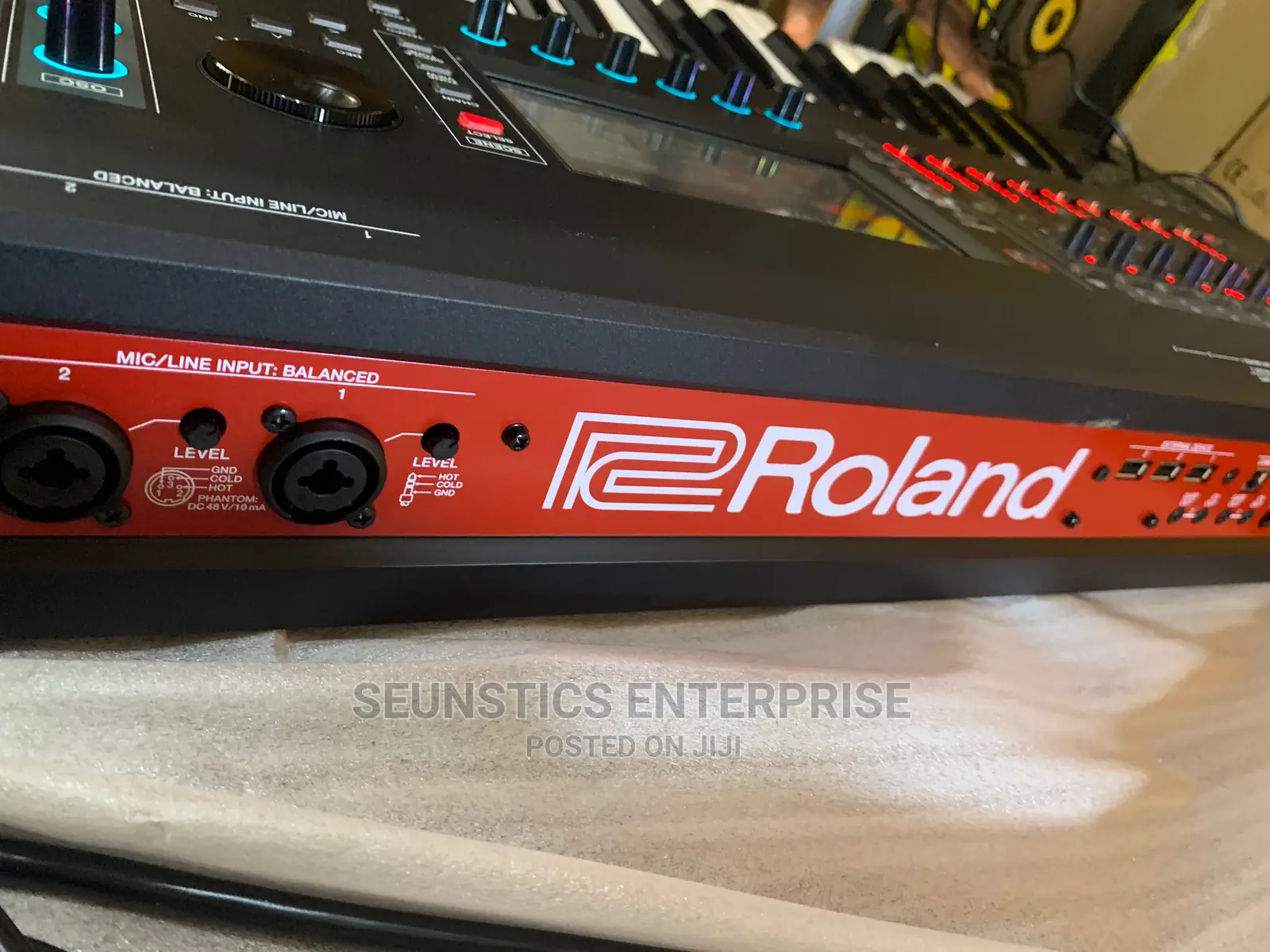 Quality Roland Fantom 6 Workstation Synthesizer Keyboard