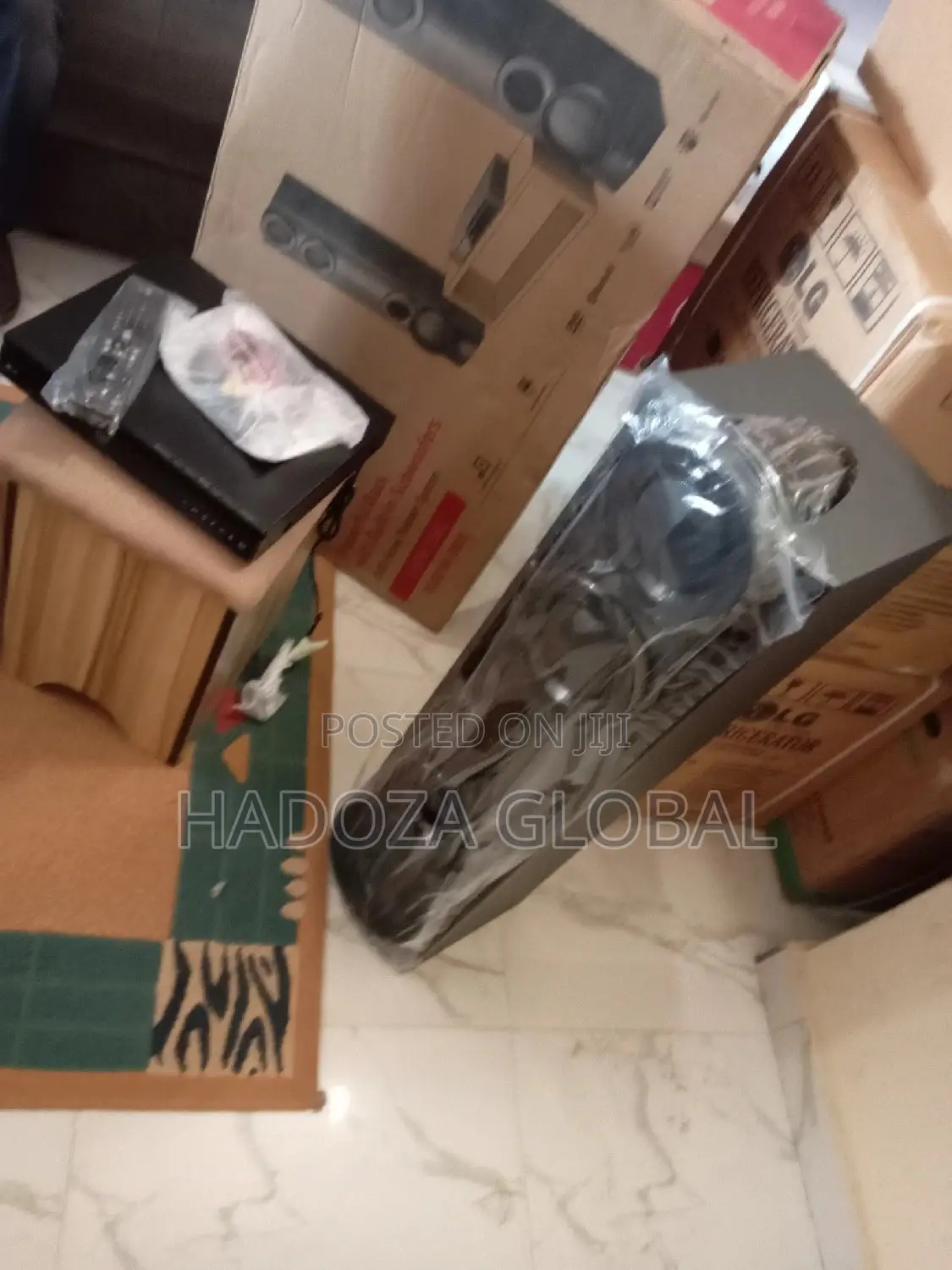 LG 4.2ch Home Theater With DVD/VCD Player and 2 Subwoofers