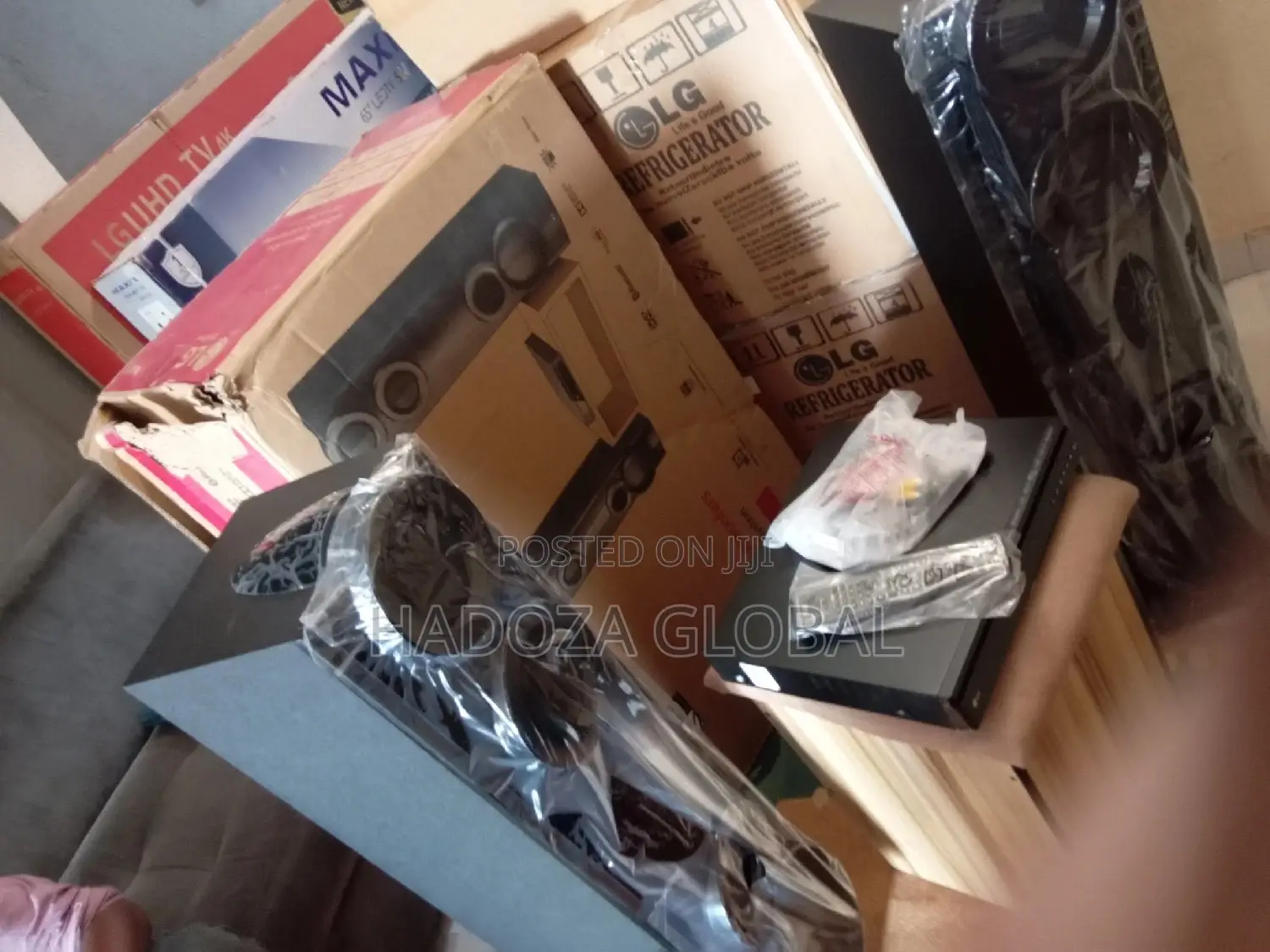 LG Dual Subwoofers With Up Scaling of DVD and VCD Disc