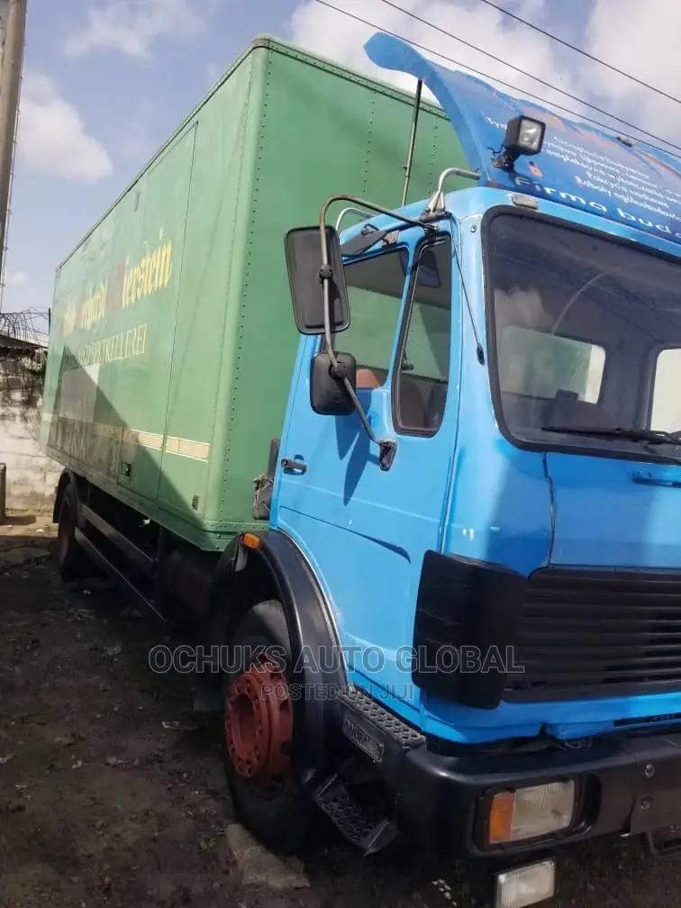 M/Benz Truck Container Body 1617 Model
