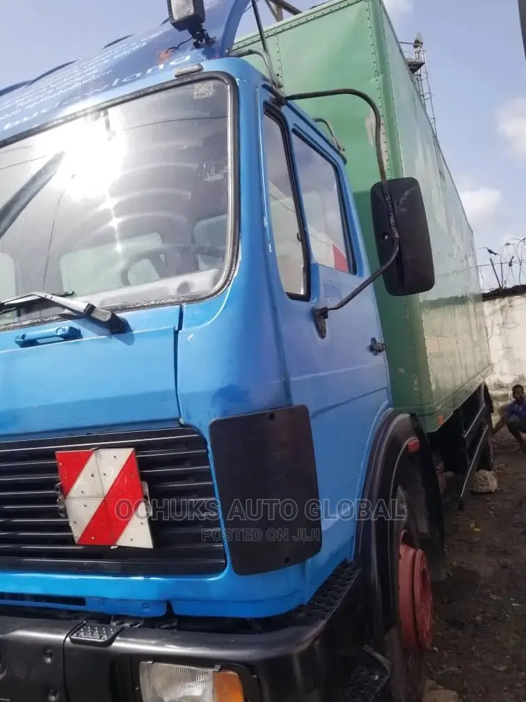 M/Benz Truck Container Body 1617 Model