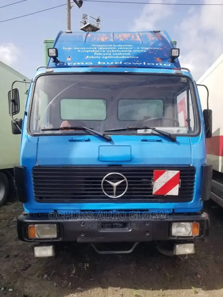 M/Benz Truck Container Body 1617 Model