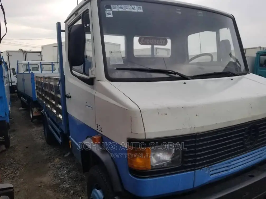 M/Benz Truck 709 Model 6tyers 6bolit