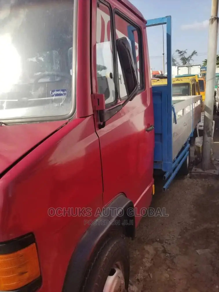 M/Benz Mini Truck 709 Model Pick Up Van