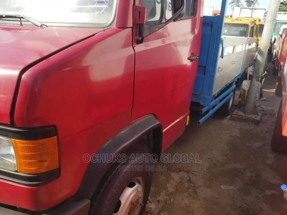 M/Benz Mini Truck 709 Model Pick Up Van
