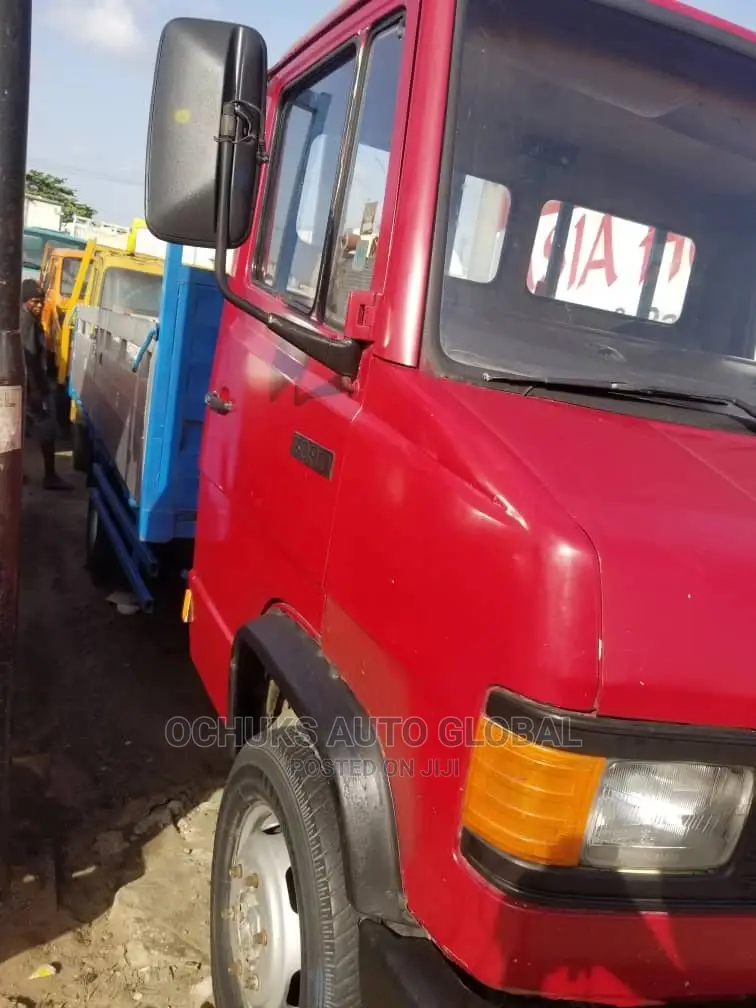 M/Benz Mini Truck 709 Model Pick Up Van