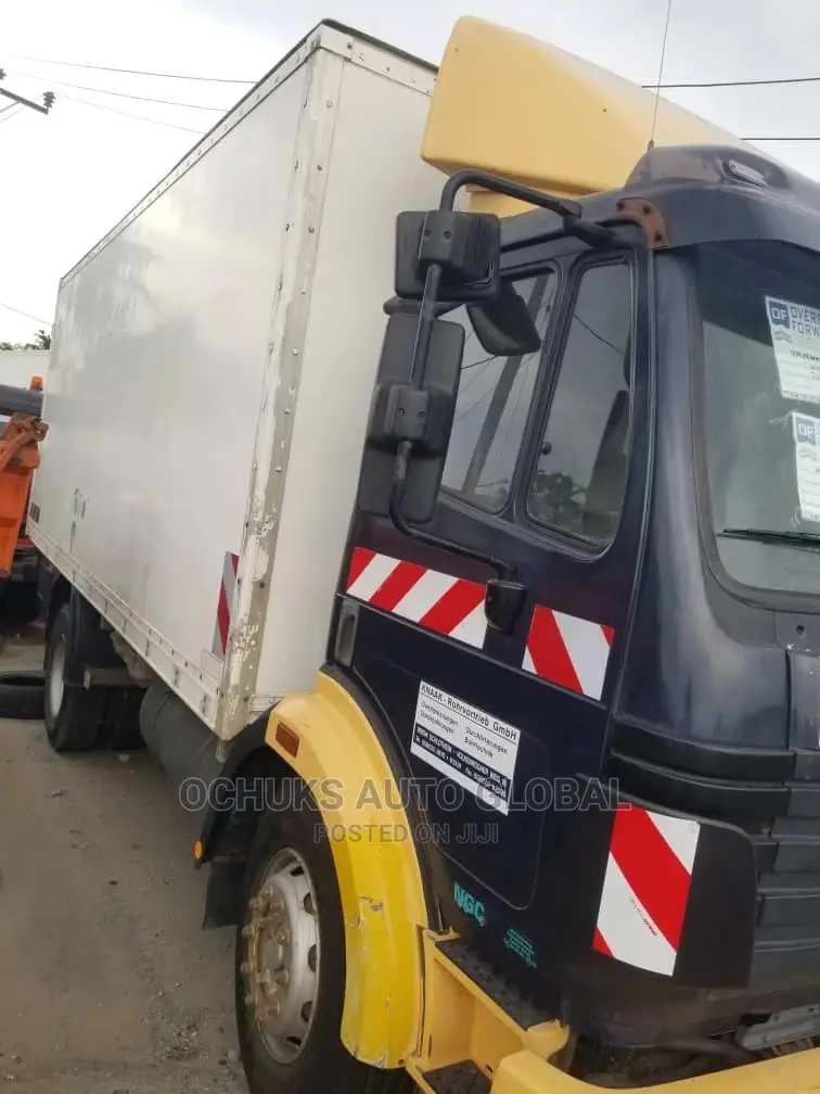 M/Benz Truck Container Body 1217 Model