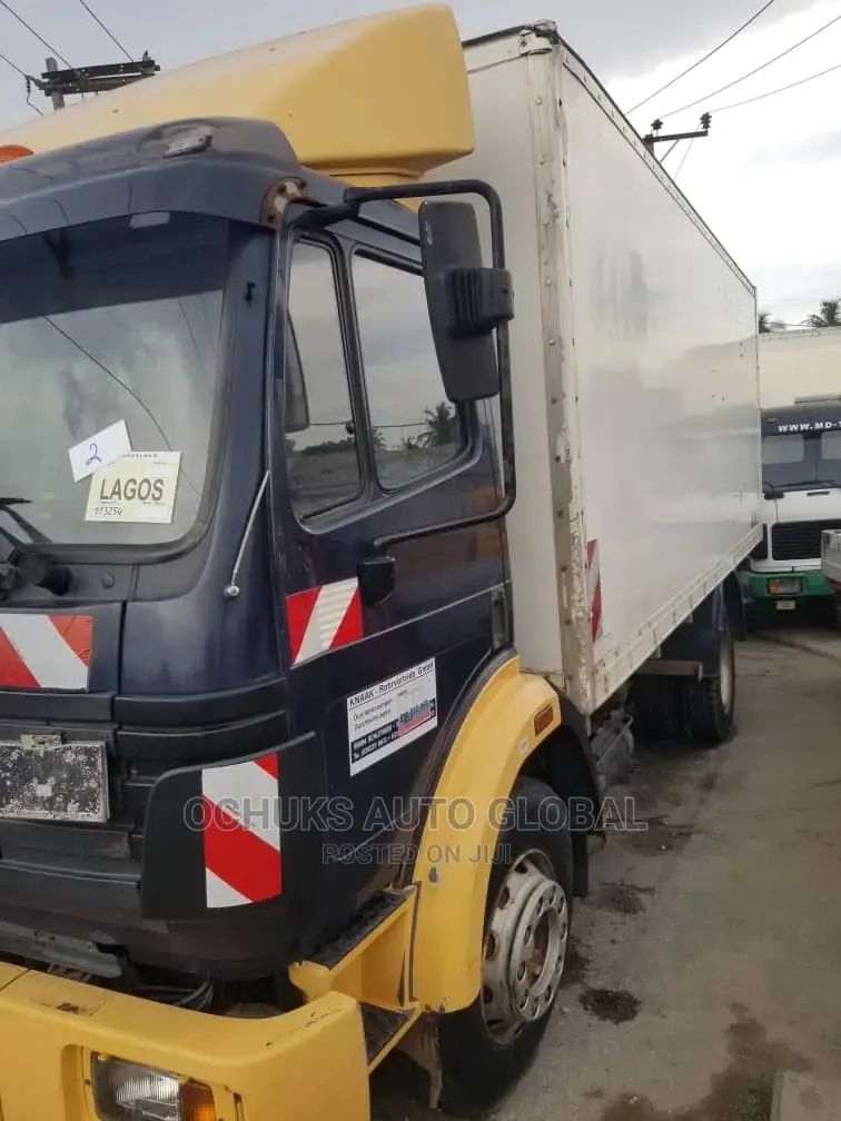 M/Benz Truck Container Body 1217 Model