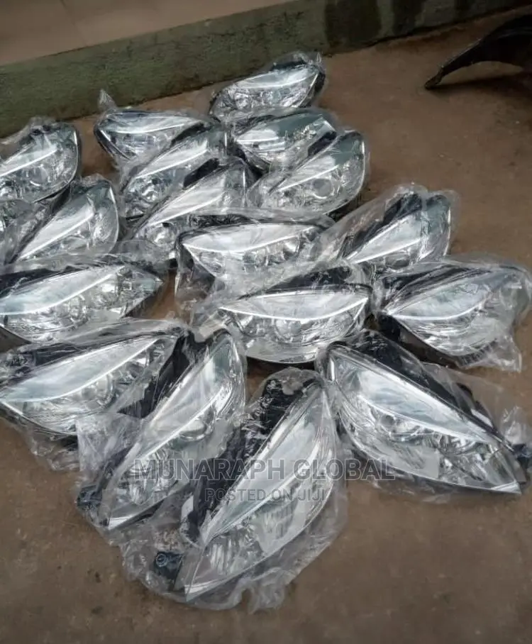 Mercedes Benz C300 W204 Head Lamp